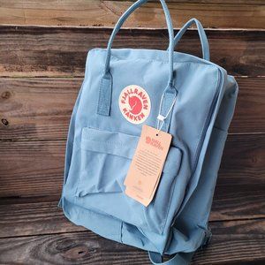15 in New with tags Fjallraven bag